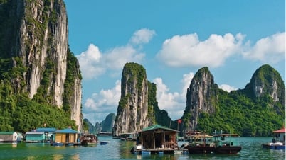 Khám phá làng chài cổ giữa lòng di sản Vịnh Hạ Long
