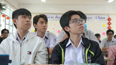 Many high schools in Ho Chi Minh City have increased the number of classes.