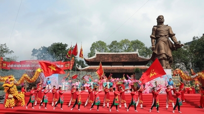 បរិយាកាសវីរភាពក្នុងពិធីបើកពិធីបុណ្យ Dong Da Mound ជាប្រវត្តិសាស្ត្រ