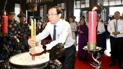 ទីក្រុងហូជីមិញបានរៀបចំពិធីរំលឹកខួបលើកទី 324 នៃការសោយទិវង្គតរបស់ព្រះអម្ចាស់ Le Thanh Hau Nguyen Huu Canh