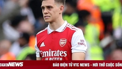 Arsenal thua đậm Brighton, tự đóng cơ hội đua vô địch với Man City