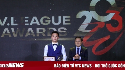 Hoàng Đức giành danh hiệu cầu thủ xuất sắc nhất V-League 2023
