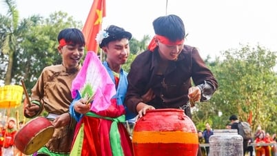 Xem nam nhân thi nhau trổ tài để kén rể tại lễ hội ở Hà Nội