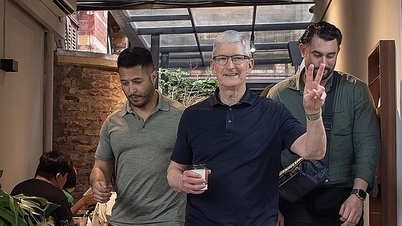 Tim Cook đi cà phê hai lần trong một ngày ở Hà Nội
