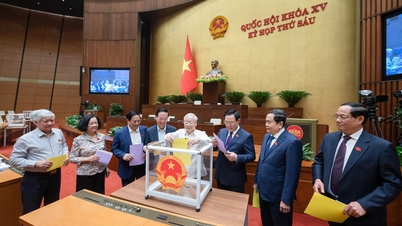 Quốc hội thông qua Nghị quyết xác nhận kết quả lấy phiếu tín nhiệm đối với người giữ chức vụ do Quốc hội bầu hoặc phê chuẩn