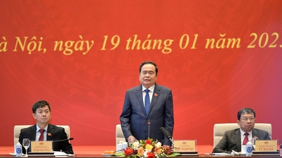 Chủ tịch Quốc hội mong người Việt Nam ở nước ngoài đóng góp để đổi mới tư duy làm luật