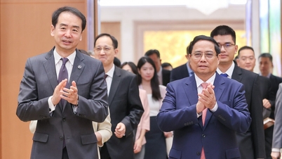 Thủ tướng Phạm Minh Chính tiếp Đại sứ Trung Quốc tại Việt Nam Hà Vĩ