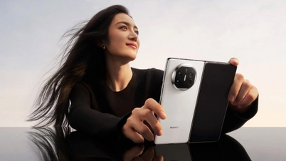 ក្រុមហ៊ុន Huawei ប្រកាស​ចេញ​ស្មា​ត​ហ្វូ​ន Duo មុន​ការ​ចេញ​លក់ iPhone 15