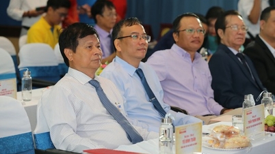 កាសែត Nguoi Lao Dong សង្ខេប និងផ្តល់រង្វាន់ដល់ការប្រលងសរសេរដំបូង "ចិត្តល្អនៅជុំវិញយើង"
