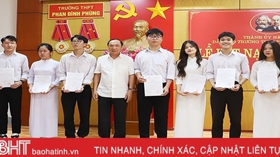 Ha Tinh ទទួល​ស្គាល់​សមាជិក​បក្ស​ចំនួន ៦១៤ នាក់ ដែល​ជា​និស្សិត