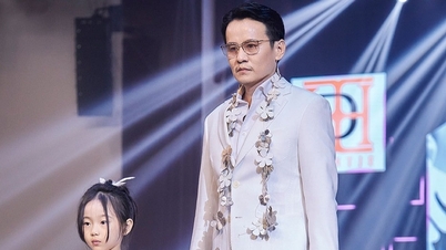 ホー・クアン・マン氏と娘がファッションショーを開催し、環境保護のメッセージを広める