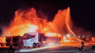 Container parking lot in Quy Nhon city caught fire