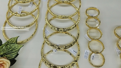 Tối 10-12, cả giá vàng thế giới lẫn vàng nhẫn 99,99 đều tăng nhanh