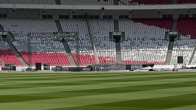Đang vàng úa, sân đấu Indonesia gặp Việt Nam bất ngờ xanh trở lại khi FIFA sắp sang