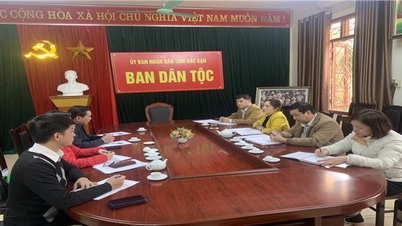Chủ động triển khai chính sách cấp báo cho Người có uy tín