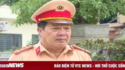タンホア交通警察署長、56歳で学校に通った経緯を説明