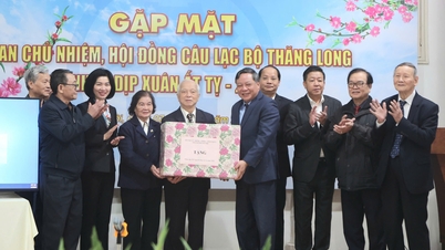 Lãnh đạo Thành phố Hà Nội gặp mặt đại biểu Câu lạc bộ Thăng Long