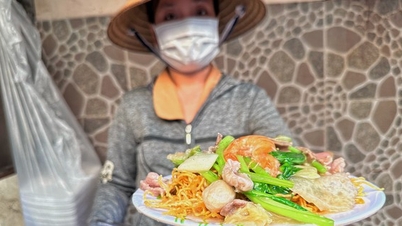 Mì xào giòn Sài Gòn có gì hấp dẫn?