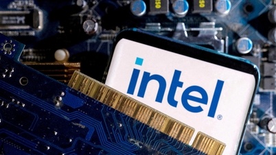 インテルは戦略上のミスにより買収される危険に直面しているのか？
