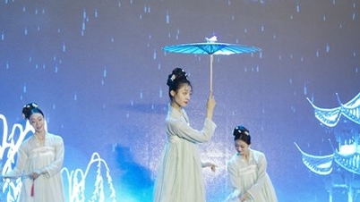 Zhejiang ចូលចិត្តកំណាព្យ ចូលចិត្តតន្ត្រី