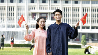 Chợ Bến Thành, dinh Độc Lập: vài mét vuông có chục 'nàng thơ' chụp ảnh Tết sớm