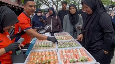 Gỏi cuốn Việt Nam gây 'bão' ở Malaysia, chủ quán bán nghìn cái mỗi ngày
