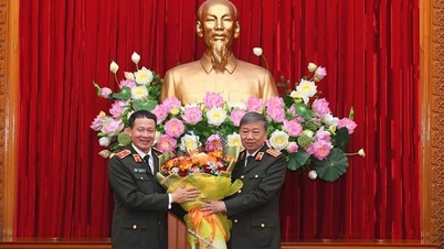 Le Secrétariat a transféré le général de division Vu Hong Van pour travailler à la Commission centrale d'inspection.