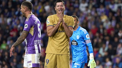 Barca thua sốc, Ronaldo tới Newcastle