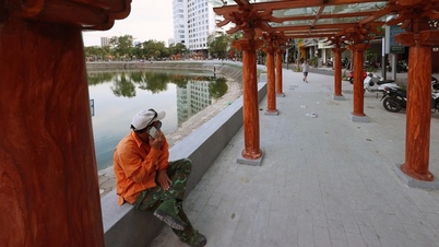 After nearly 3 weeks of opening, what does the 30 billion VND walking street next to Ngoc Khanh Lake look like?