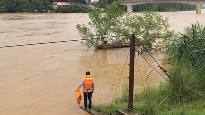 បុរស​ម្នាក់​នៅ Thanh Hoa ត្រូវ​បាន​ទឹក​ជន់​លិច​ចម្ងាយ ២ គីឡូម៉ែត្រ​រួច​រស់​ជីវិត​ដោយ​អព្ភូតហេតុ