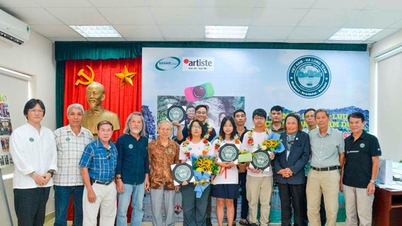 Talented high school students attend international photography festival in Japan