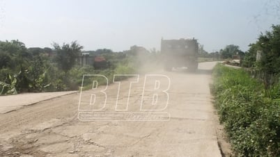 Vũ Thư: Mặt đê nát, dân khổ khi tham gia giao thông