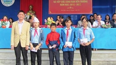 Vợ chồng đồng lòng làm từ thiện