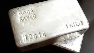 Silver reverses upward trend