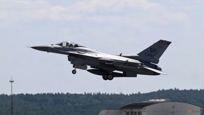 Nhà Trắng sẵn sàng đào tạo phi công Ukraine lái tiêm kích F-16