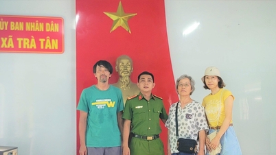 គាំទ្រភ្ញៀវទេសចរកូរ៉េដែលមកលេងទីក្រុង Hoi An ដែលបានវង្វេងនៅតំបន់ភ្នំ