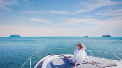 When the super-rich enjoy a vacation 'different from the rest of the world'