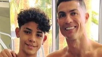 Ronaldo nói gì về dự định thi đấu cùng con trai?