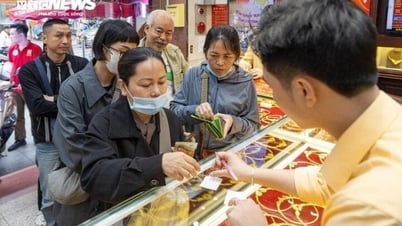 Giá vàng biến động mạnh, nhà đầu tư thận trọng trước sức nóng của vàng