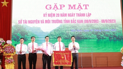 រដ្ឋមន្ត្រី Dang Quoc Khanh បានអញ្ជើញចូលរួមពិធីរំលឹកខួបលើកទី 20 របស់មន្ទីរធនធានធម្មជាតិ និងបរិស្ថានខេត្ត Bac Kan ។