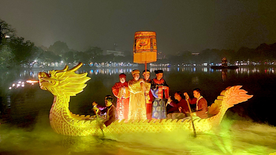 ដំណើរកម្សាន្តរាត្រីអាថ៌កំបាំងនៅប្រាសាទង៉ុកសឺន និងបឹង Hoan Kiem