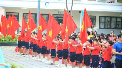 នៅ​ព្រឹក​ថ្ងៃ​ទី​៥ ខែ​កញ្ញា​នេះ សិស្ស​ជាង ២២​លាន​នាក់​នៅ​ទូទាំង​ប្រទេស​បាន​ចាប់​ផ្ដើម​ឆ្នាំ​សិក្សា​ថ្មី​ដោយ​រីករាយ។
