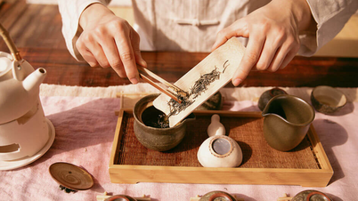 China attracts tourists with its unique cultural features.