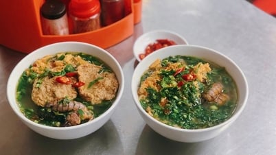 ហាងគុយទាវក្តាមអាយុជិត 40 ឆ្នាំនៅទីក្រុង Hai Phong
