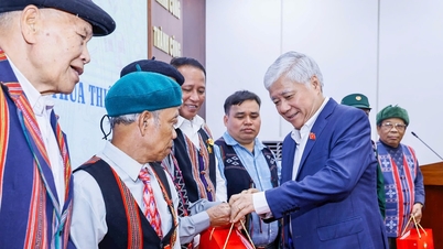 សូមរួបរួមសាមគ្គីគ្នាកសាងលំនៅឋានប្រកបដោយភាពរុងរឿង និងសុភមង្គល។