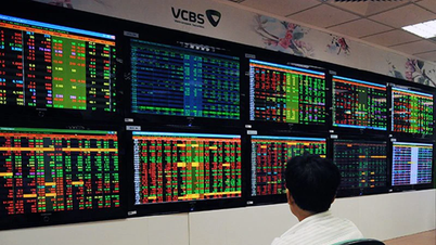 Cổ phiếu ngân hàng thăng hoa, VN-Index tăng hơn 8 điểm
