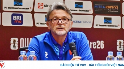 HLV Troussier tuyên bố đanh thép trước trận đấu với ĐT Indonesia