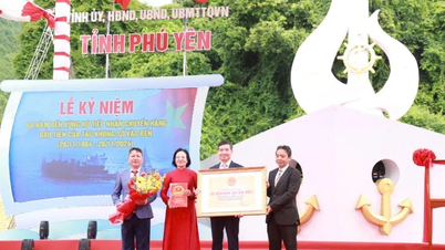 Phú Yên kỷ niệm 60 năm bến Vũng Rô tiếp nhận chuyến hàng đầu tiên của Tàu Không số vào bến