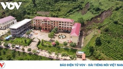 Lao Cai has 5 schools and 39 school locations allowing students to stay home to avoid floods.
