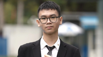 Nam sinh đạt điểm tuyệt đối môn chuyên vào lớp 10 trường Khoa học tự nhiên